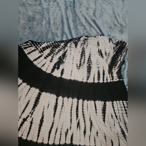 Calvin Klein Monochrome Tie-Dye Short Sleeve Tee - Picture 7 of 9